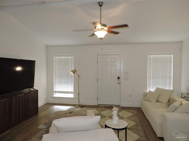 2202 N E St, Pensacola, FL 32501