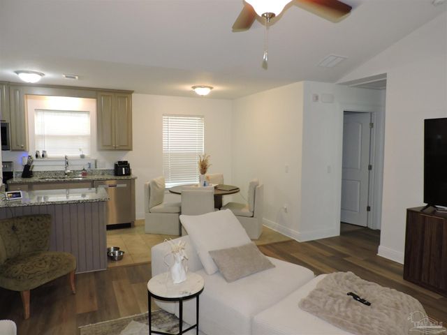 2202 N E St, Pensacola, FL 32501