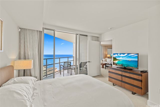 223 Saratoga Road 2706, Honolulu, HI 96815