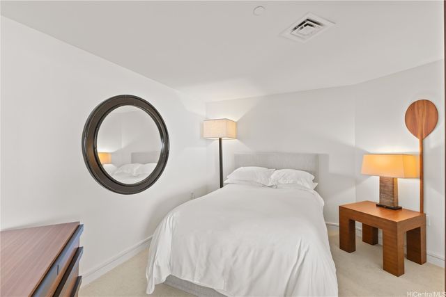 223 Saratoga Road 2706, Honolulu, HI 96815