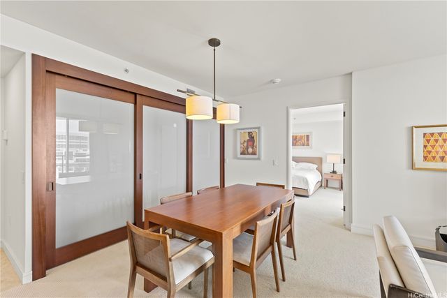 223 Saratoga Road 2706, Honolulu, HI 96815