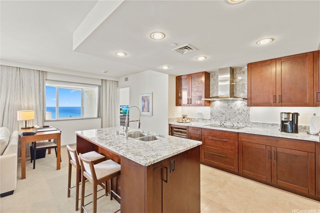 223 Saratoga Road 2706, Honolulu, HI 96815