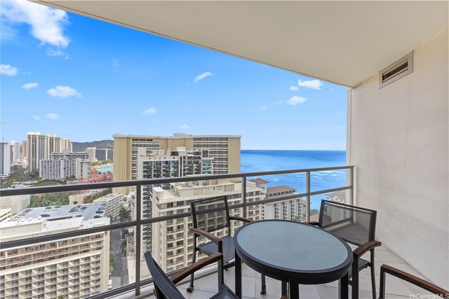 223 Saratoga Road 2706, Honolulu, HI 96815
