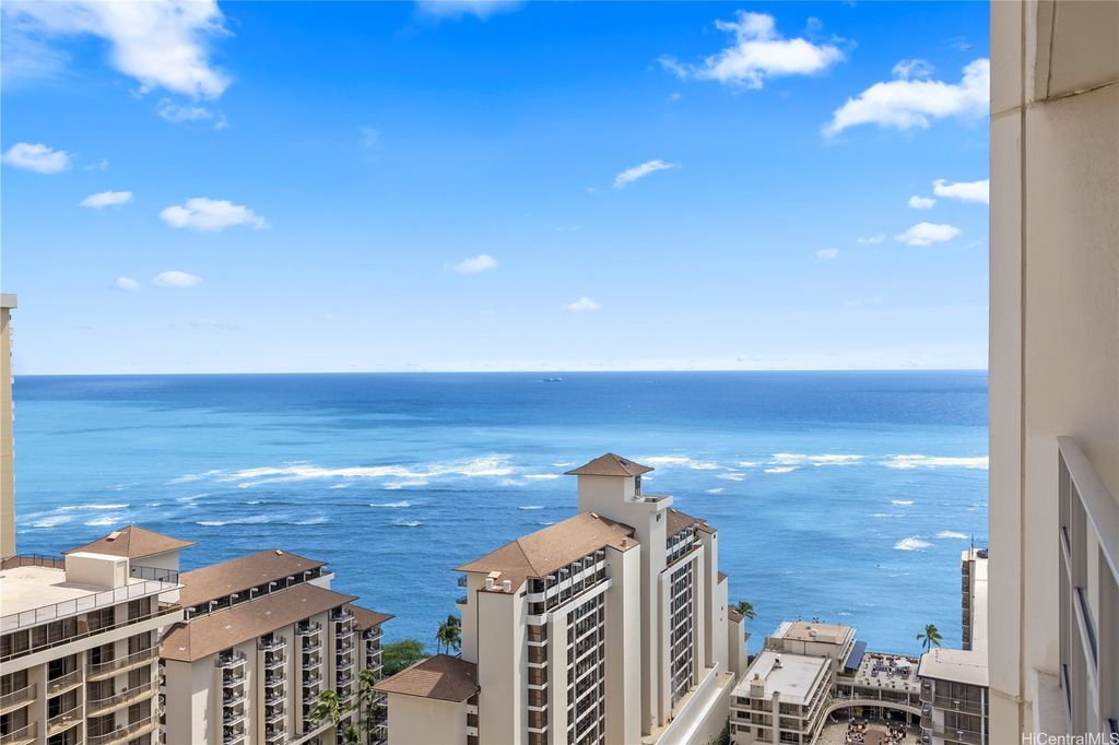 223 Saratoga Road 2706, Honolulu, HI 96815