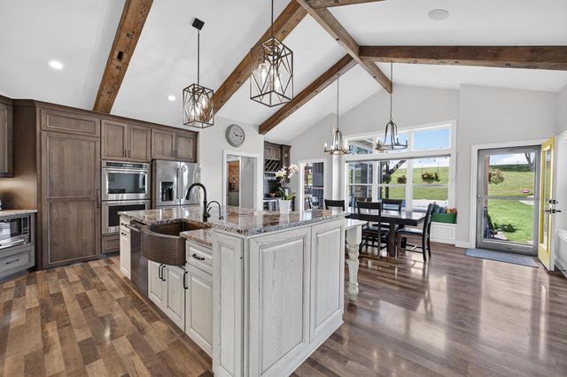 5833 Grassland Terrace, Marshall, WI 53559