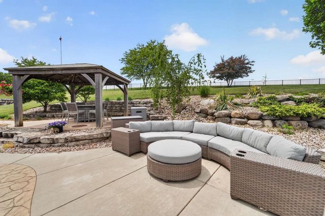 5833 Grassland Terrace, Marshall, WI 53559