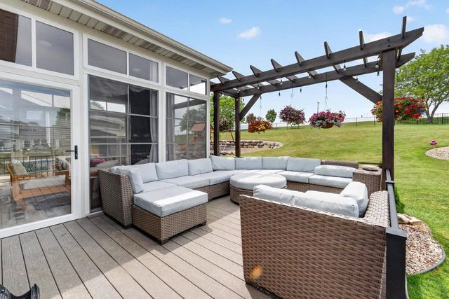 5833 Grassland Terrace, Marshall, WI 53559