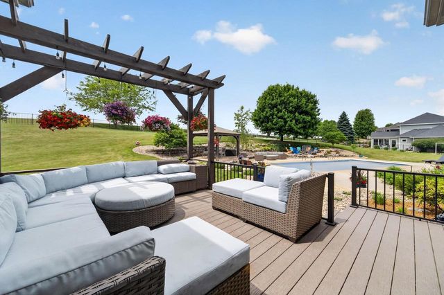 5833 Grassland Terrace, Marshall, WI 53559