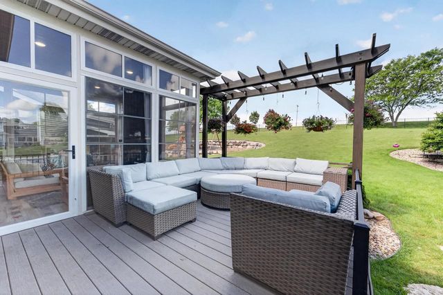 5833 Grassland Terrace, Marshall, WI 53559