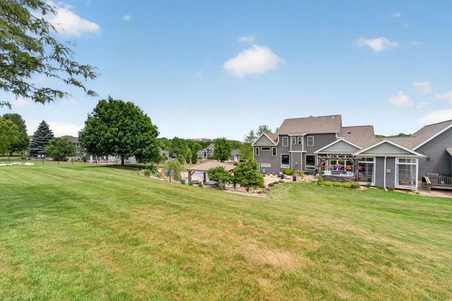 5833 Grassland Terrace, Marshall, WI 53559