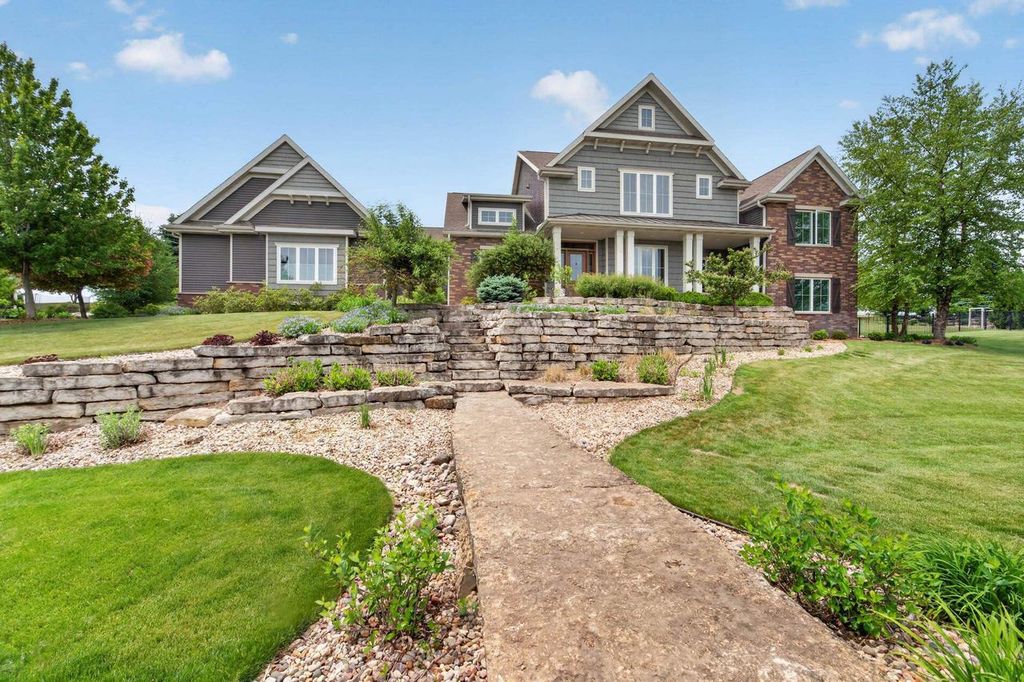 5833 Grassland Terrace, Marshall, WI 53559