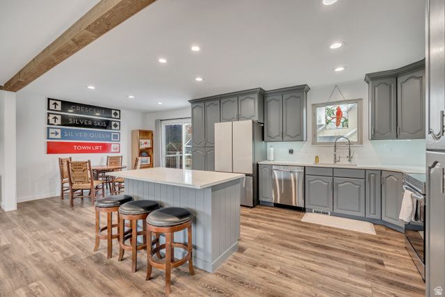 9218 S LAURA ANNE WAY, Sandy, UT 84094