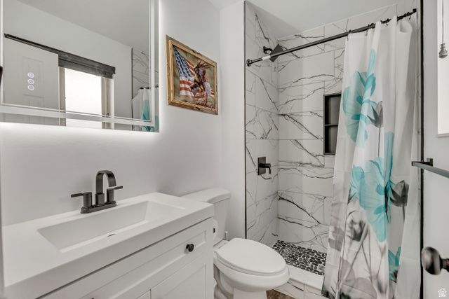 9218 S LAURA ANNE WAY, Sandy, UT 84094