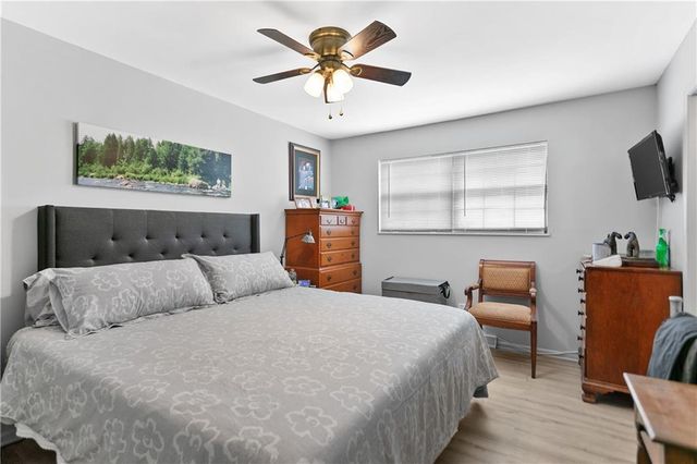 8019 E 130 Court E, Grandview, MO 64030
