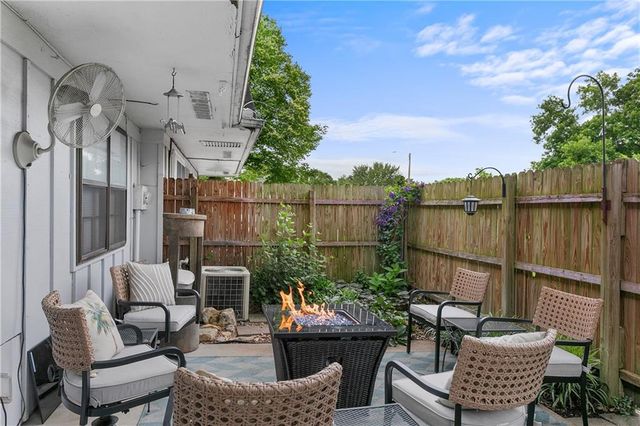 8019 E 130 Court E, Grandview, MO 64030