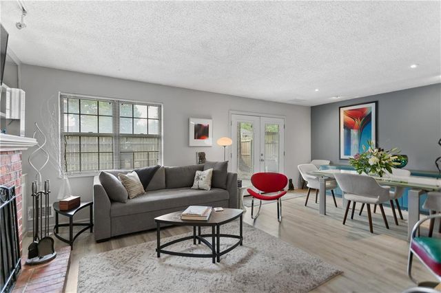 8019 E 130 Court E, Grandview, MO 64030