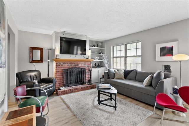 8019 E 130 Court E, Grandview, MO 64030