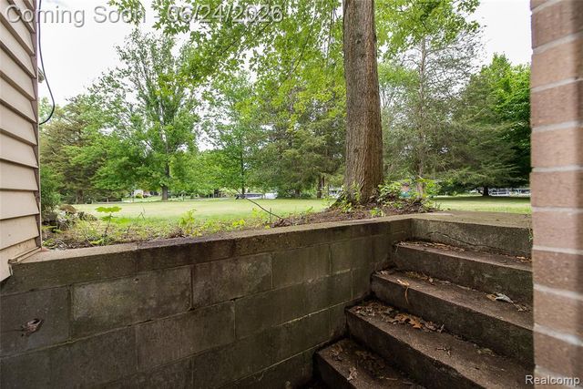 1165 Camelot Drive, Pinckney, MI 48169