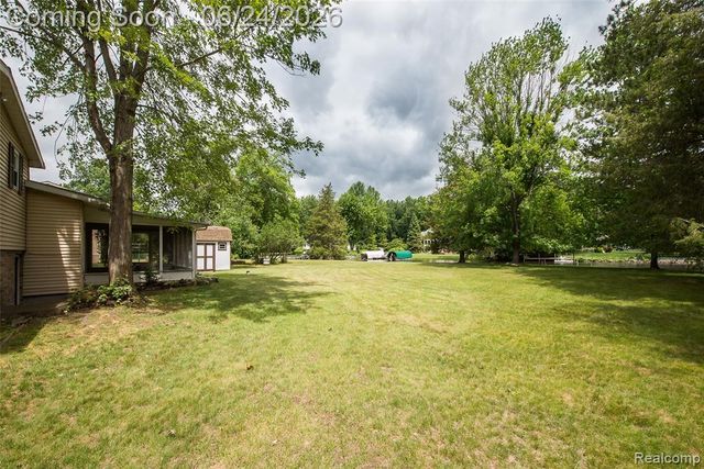 1165 Camelot Drive, Pinckney, MI 48169
