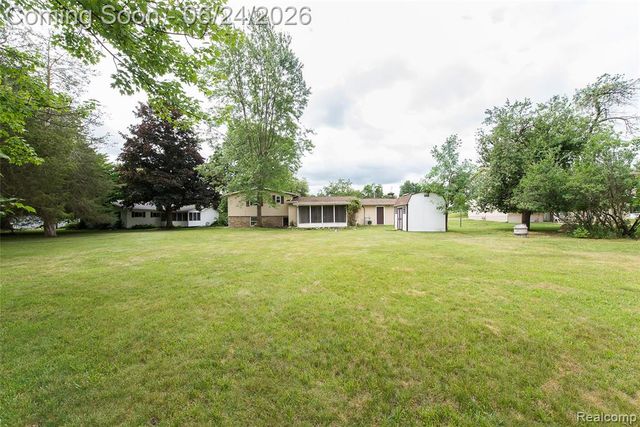1165 Camelot Drive, Pinckney, MI 48169