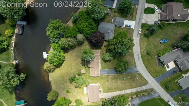 1165 Camelot Drive, Pinckney, MI 48169