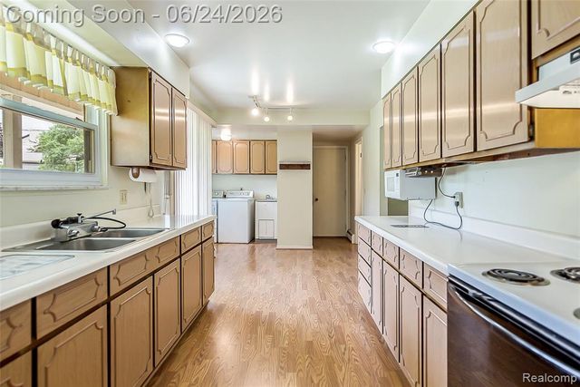 1165 Camelot Drive, Pinckney, MI 48169