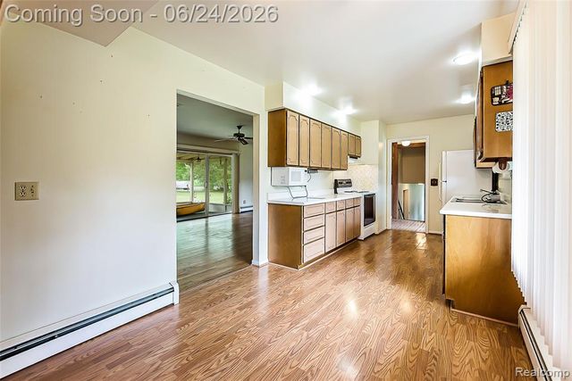 1165 Camelot Drive, Pinckney, MI 48169