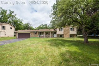 1165 Camelot Drive, Pinckney, MI 48169