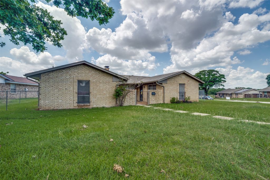 1421 Mount Vernon Drive, Mesquite, TX 75149