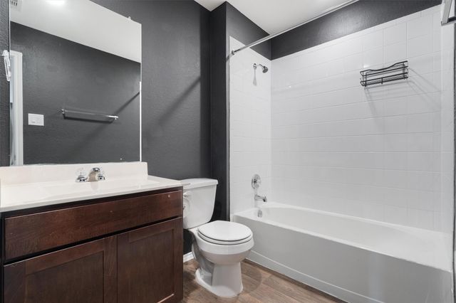 352 Sickle LOOP, Uhland, TX 78640