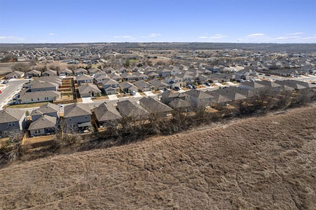 352 Sickle LOOP, Uhland, TX 78640