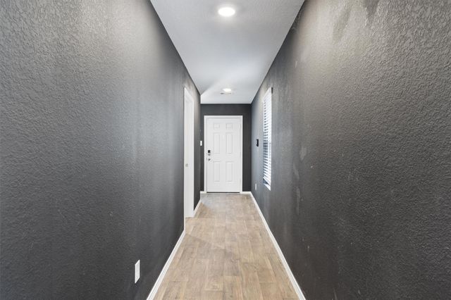 352 Sickle LOOP, Uhland, TX 78640
