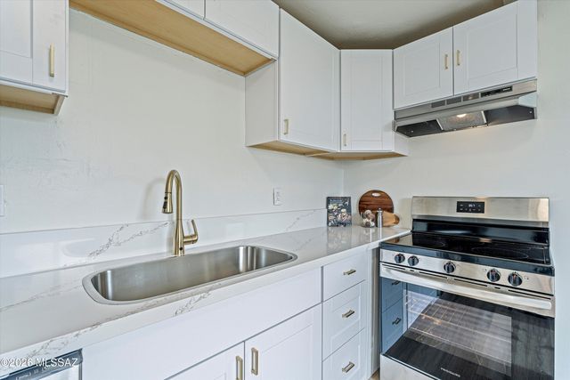 4208 E 1st Street, Tucson, AZ 85711