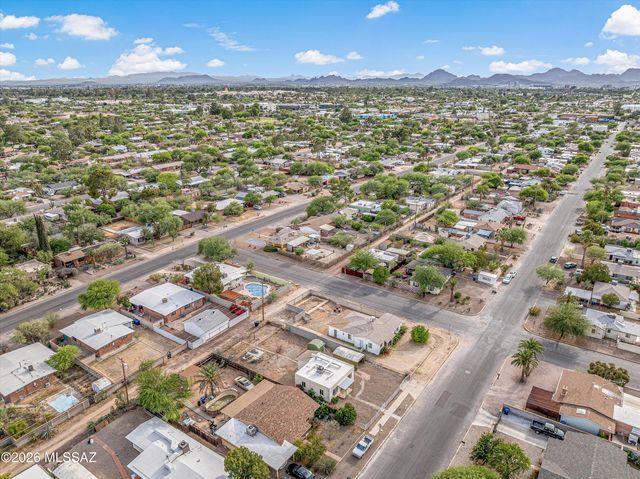 4208 E 1st Street, Tucson, AZ 85711