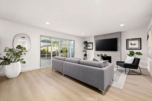 6882 Loyola Drive, Huntington Beach, CA 92647