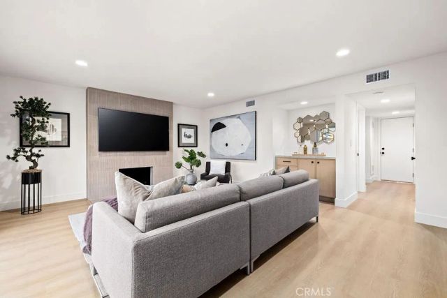 6882 Loyola Drive, Huntington Beach, CA 92647