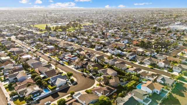 6882 Loyola Drive, Huntington Beach, CA 92647