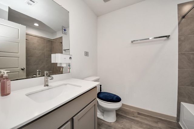 311 John House, Rosharon, TX 77583