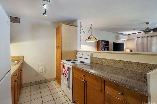 411 Kaiolu Street 504, Honolulu, HI 96815
