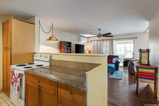 411 Kaiolu Street 504, Honolulu, HI 96815