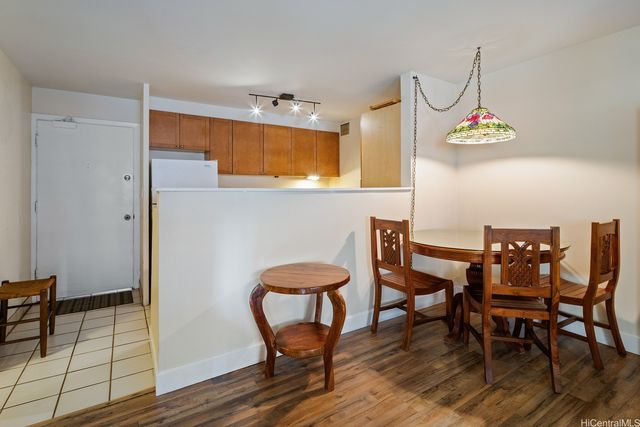 411 Kaiolu Street 504, Honolulu, HI 96815