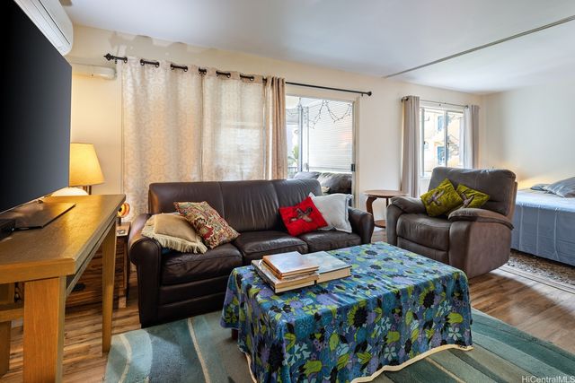 411 Kaiolu Street 504, Honolulu, HI 96815