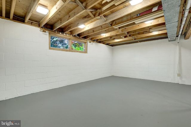 822 WALKER RD, Great Falls, VA 22066