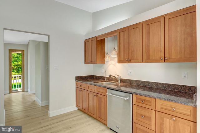 822 WALKER RD, Great Falls, VA 22066