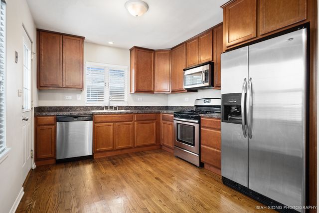 121 Elmwood Drive, Naperville, IL 60540