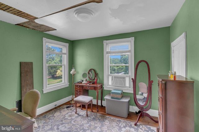 310 E 3RD ST, Moorestown, NJ 08057