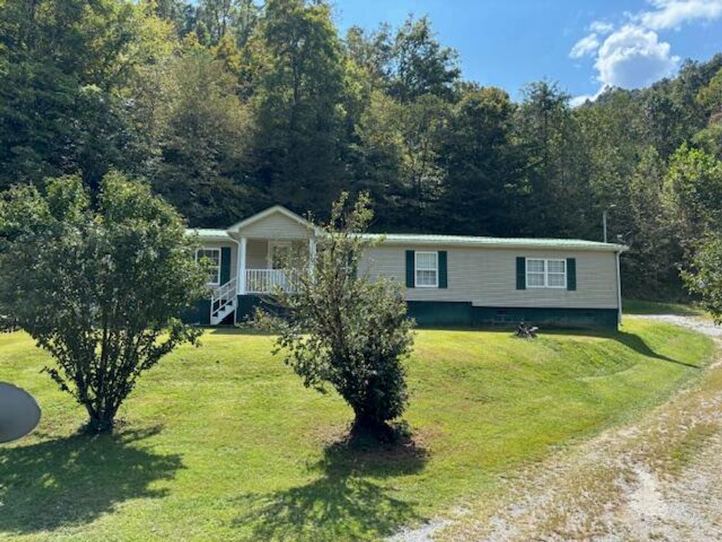 70 Spruce Pine Road, Woollum, KY 40906