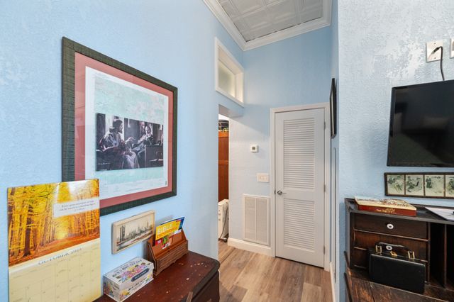 8 E Main St, Decaturville, TN 38329