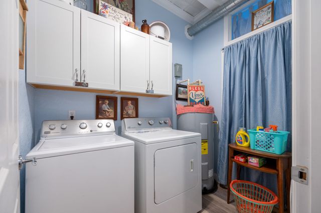 8 E Main St, Decaturville, TN 38329