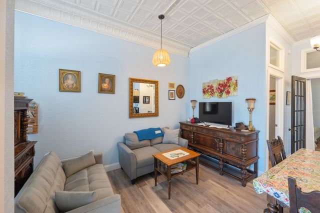 8 E Main St, Decaturville, TN 38329